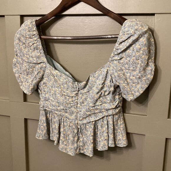Astr Sweetheart Neck Puff Sleeve Floral Print Ruched Center Top XS NWT - Picture 8 of 9